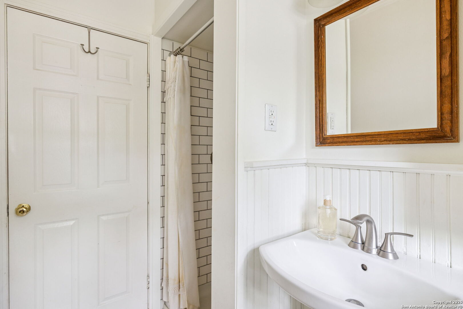403 Larkwood