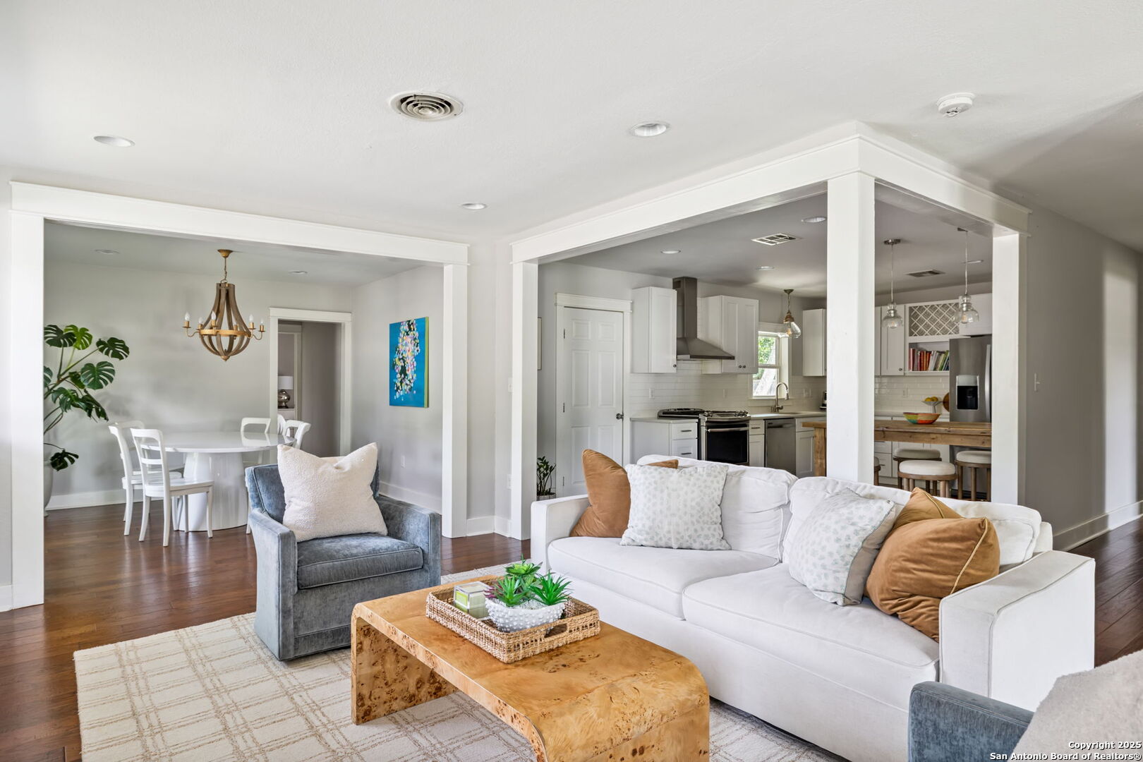 403 Larkwood