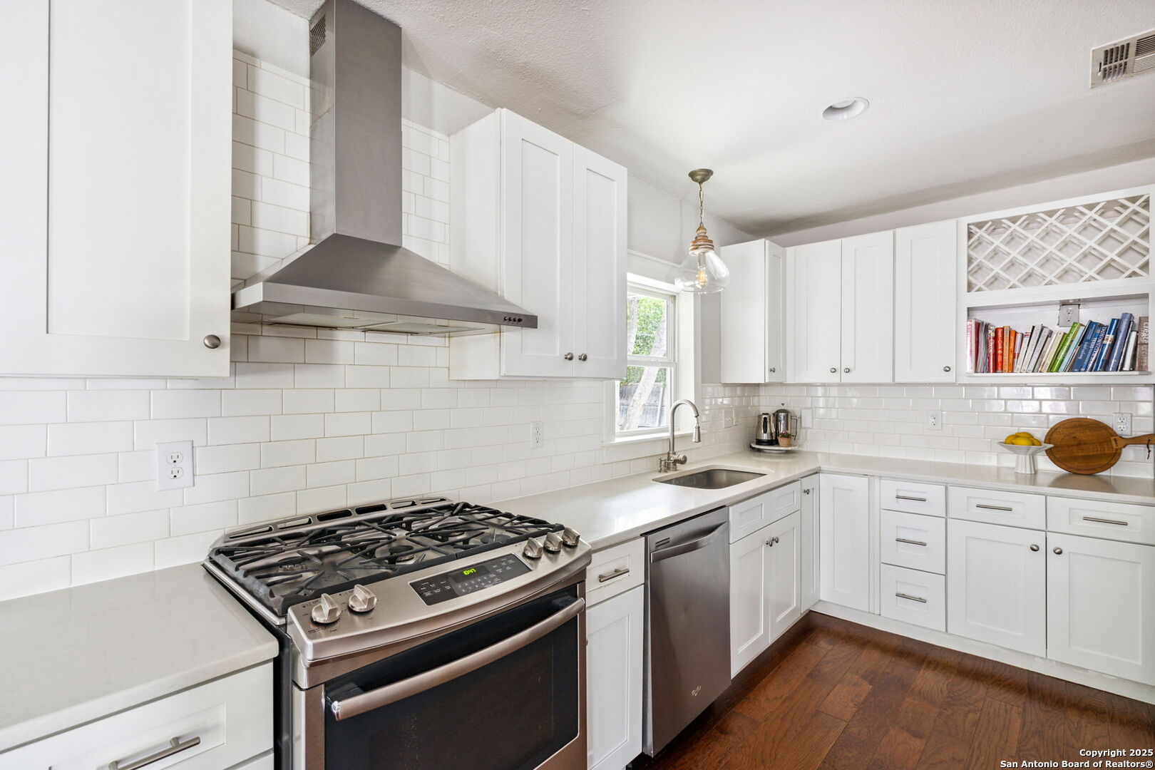 403 Larkwood