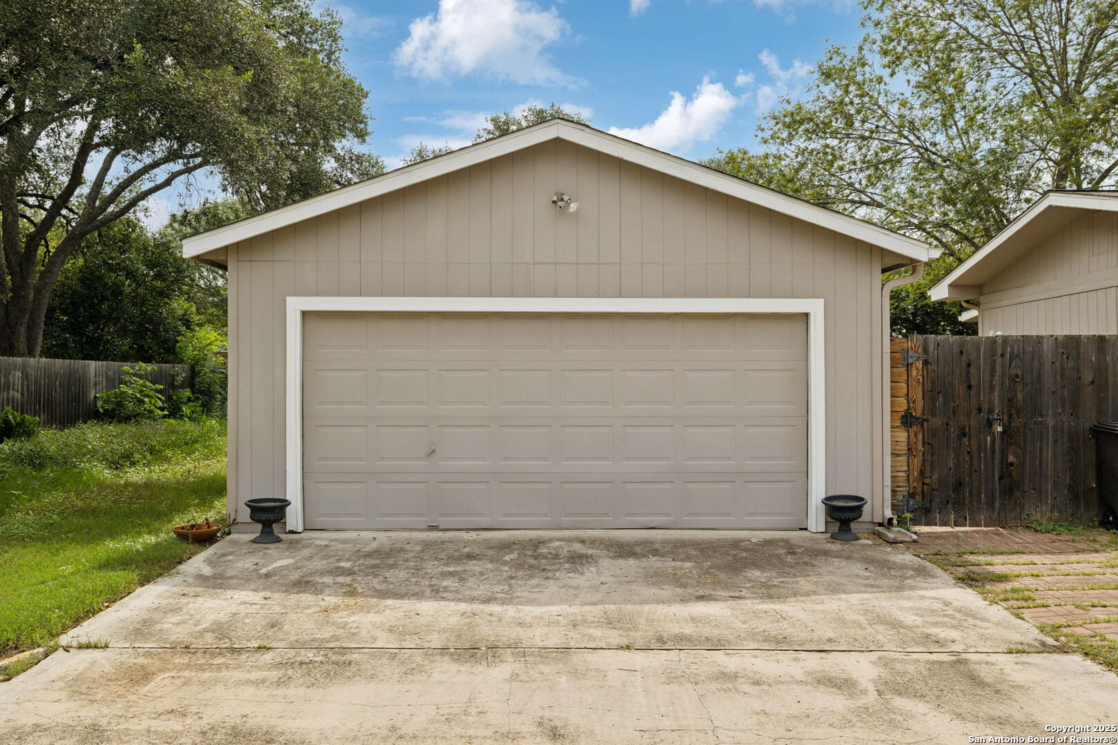 403 Larkwood