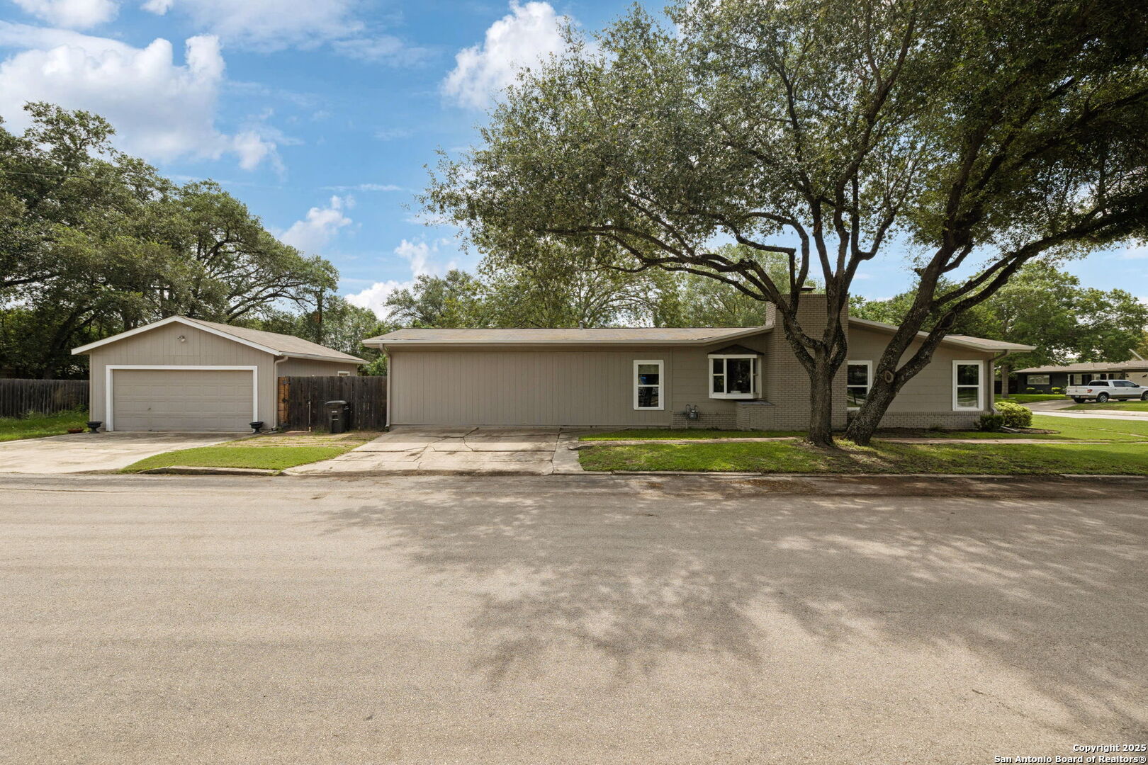 403 Larkwood