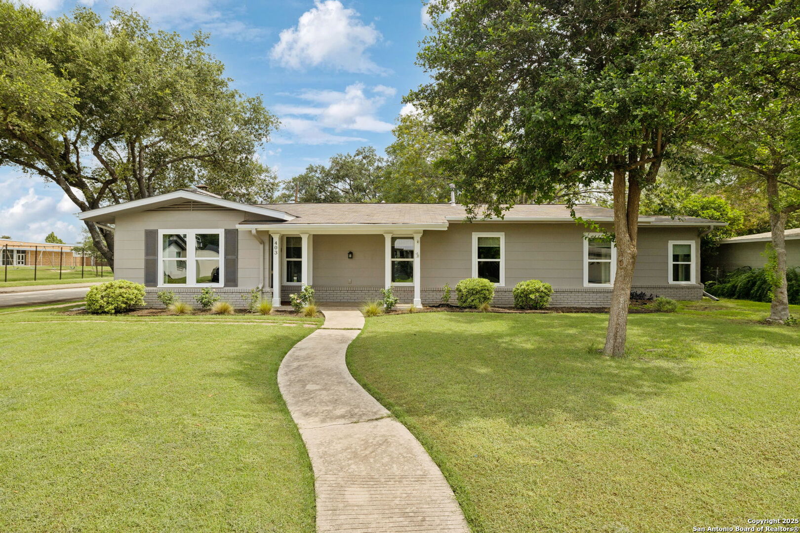 403 Larkwood