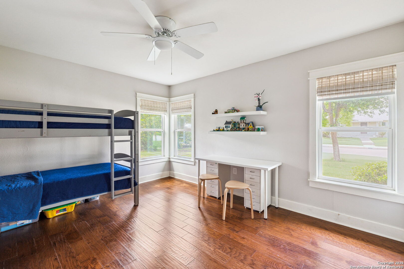 403 Larkwood