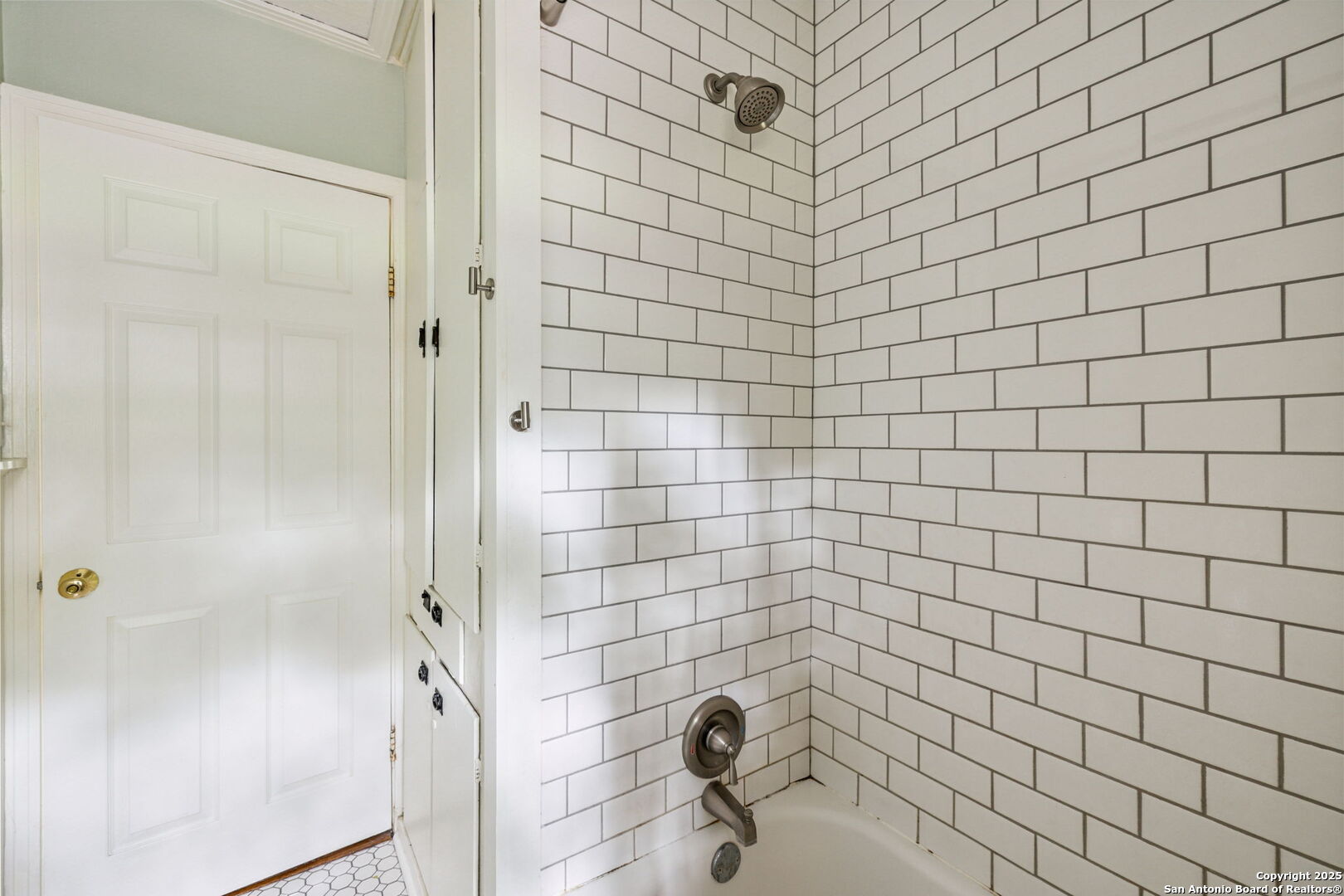 403 Larkwood