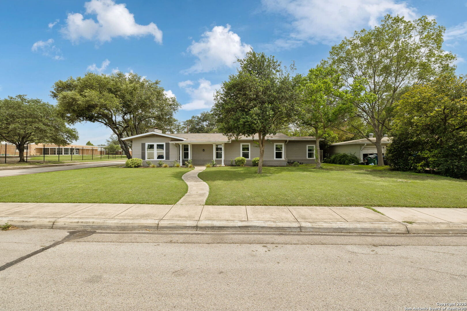 403 Larkwood