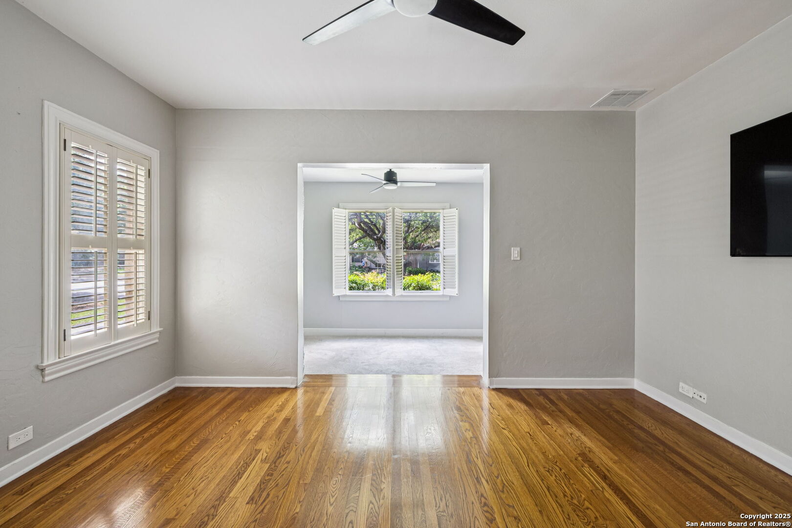 102 Nacogdoches