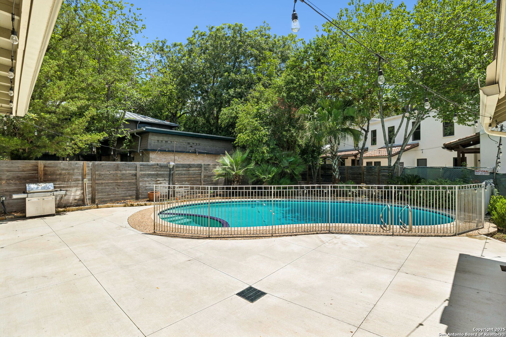 102 Nacogdoches