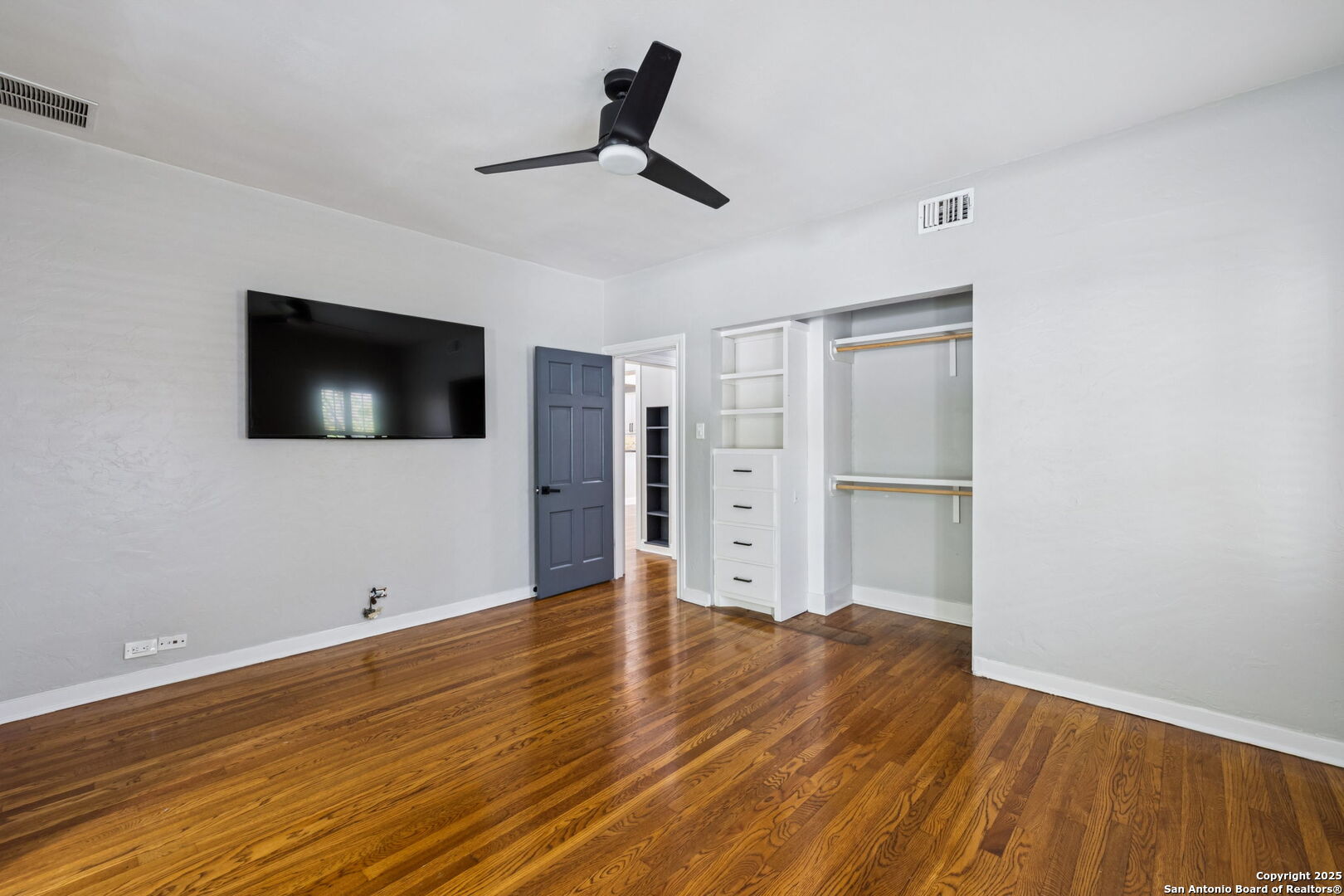 102 Nacogdoches