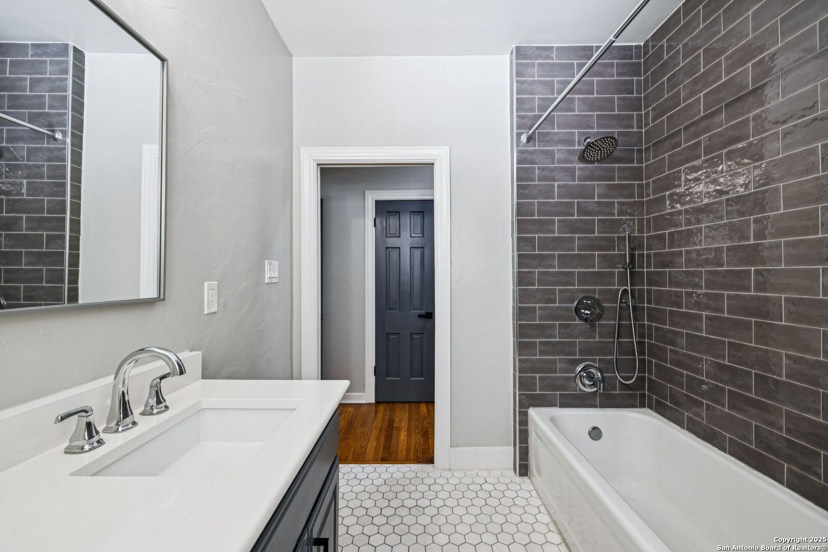 102 Nacogdoches