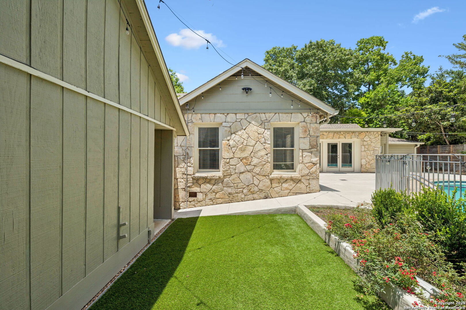 102 Nacogdoches