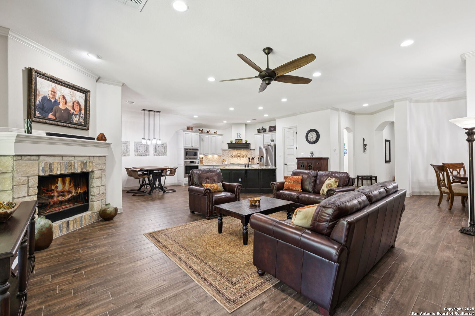 402 Knoll Springs