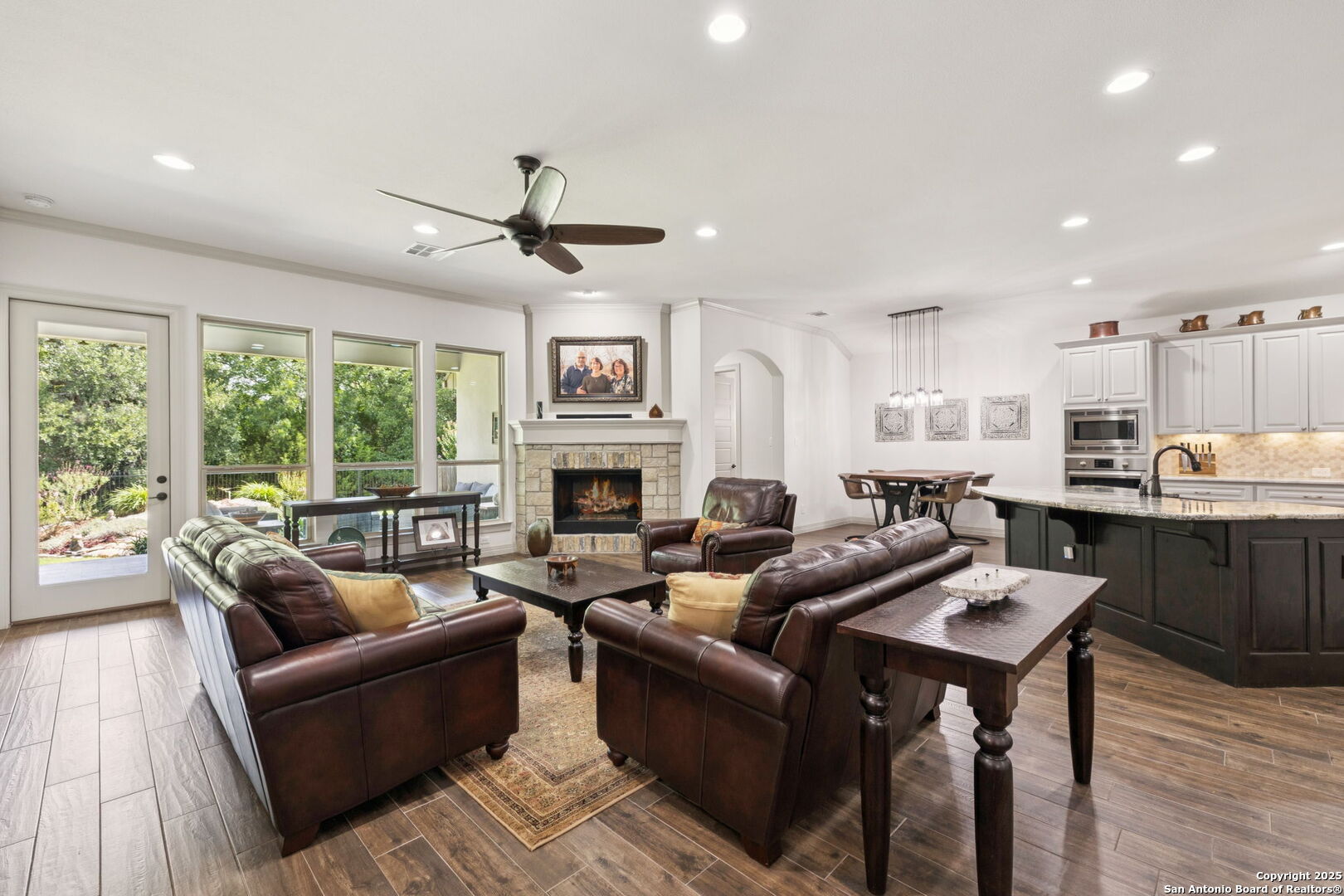 402 Knoll Springs