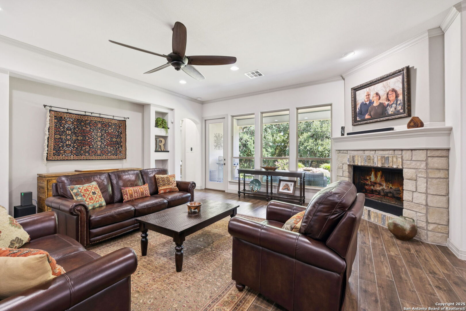 402 Knoll Springs
