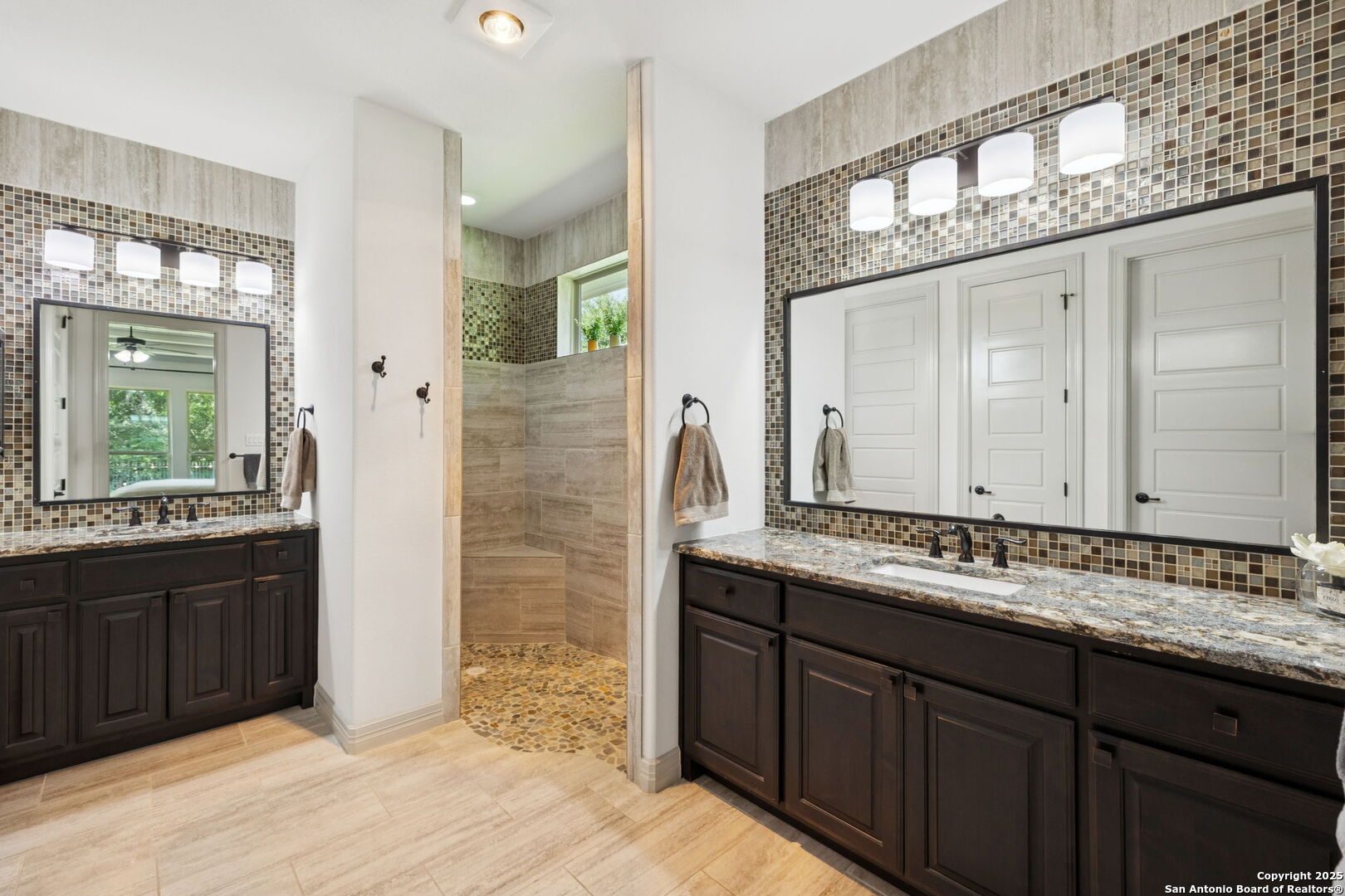 402 Knoll Springs