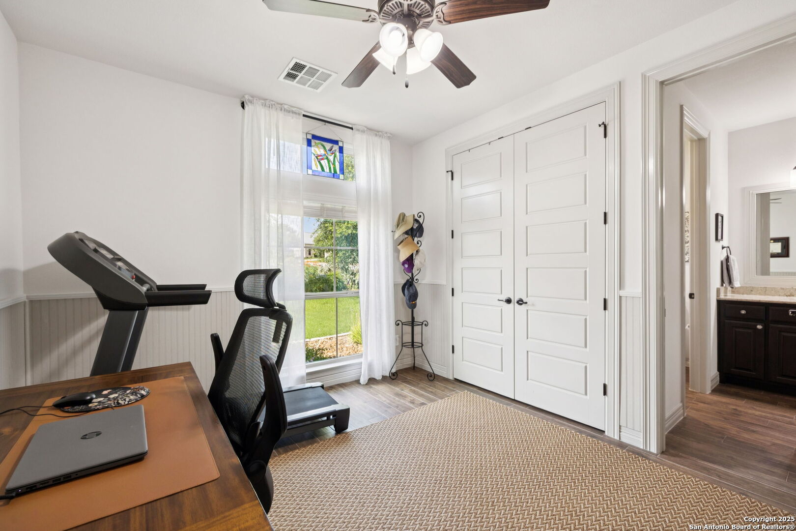 402 Knoll Springs
