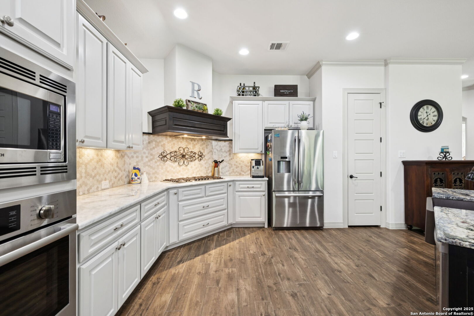 402 Knoll Springs