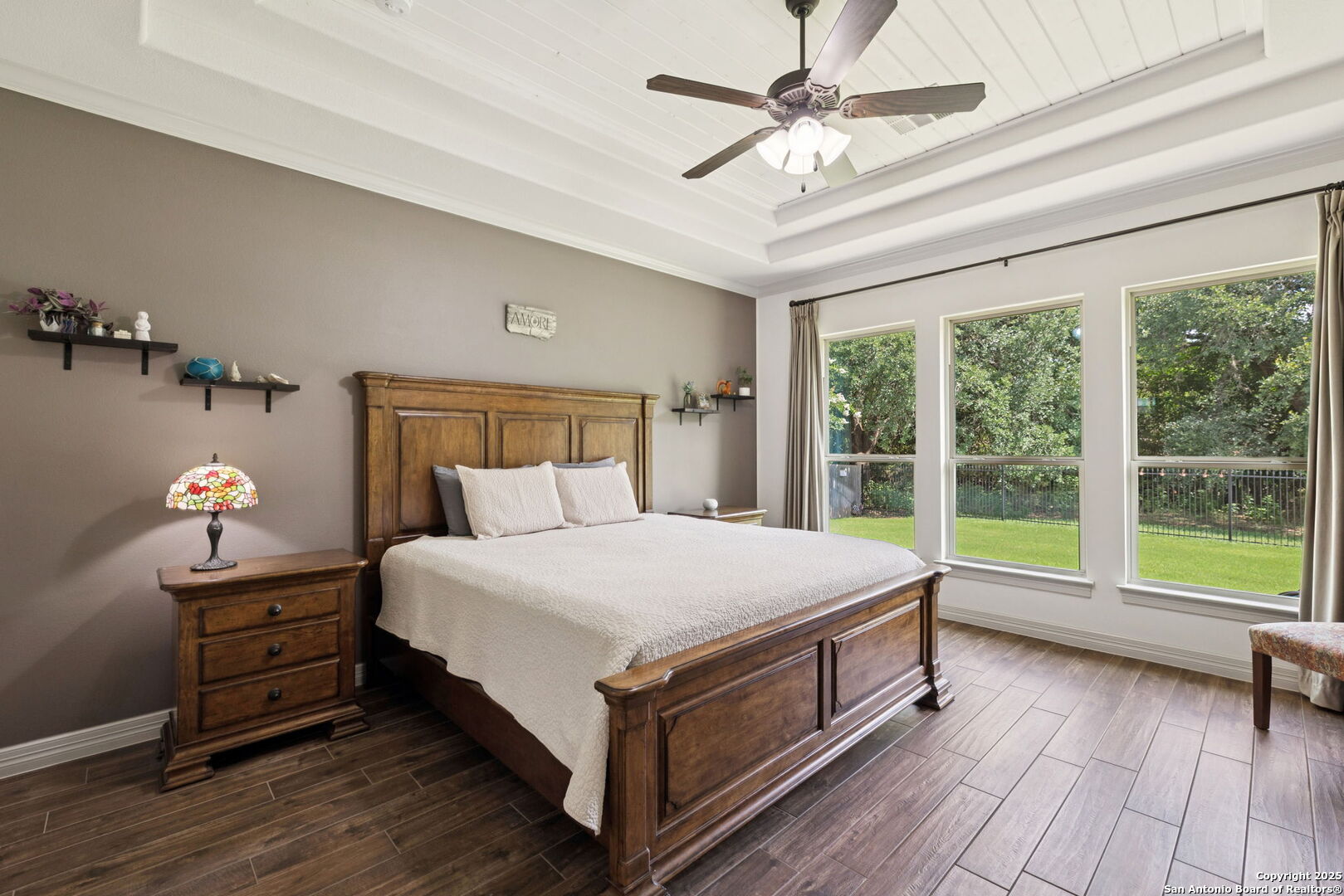 402 Knoll Springs