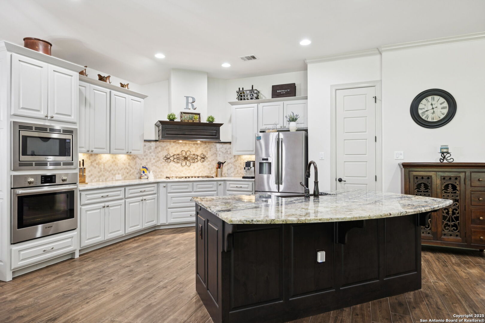 402 Knoll Springs