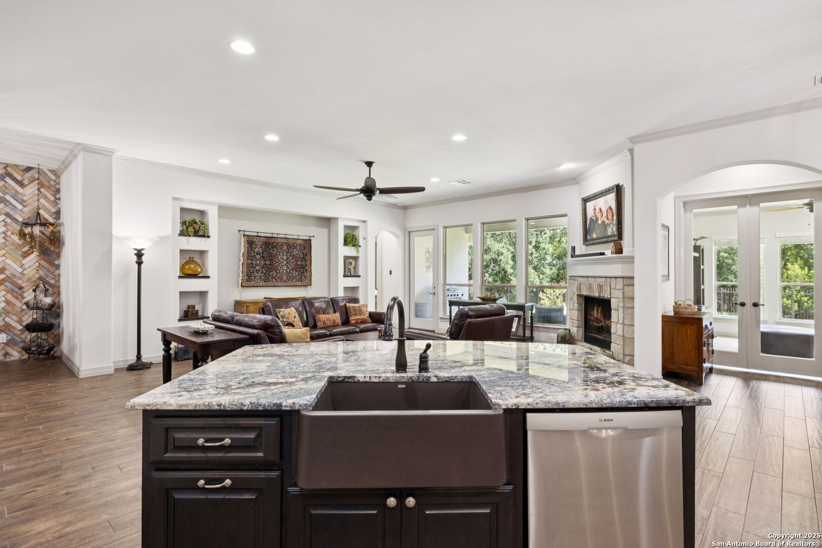 402 Knoll Springs
