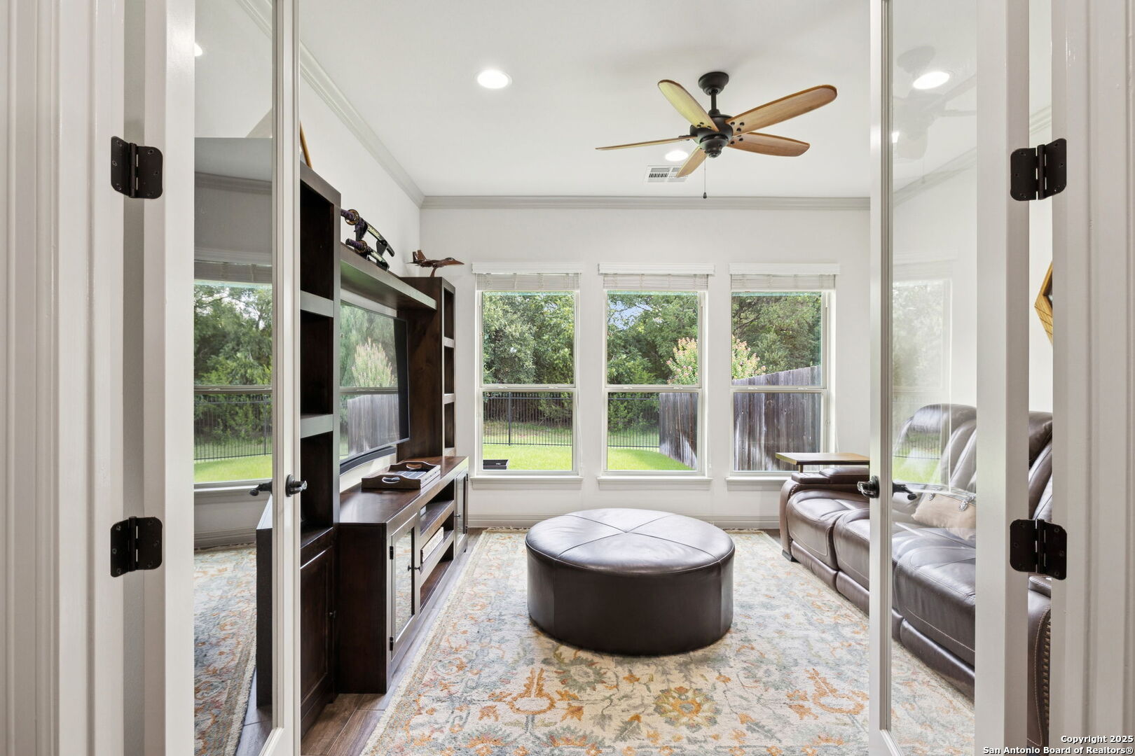 402 Knoll Springs