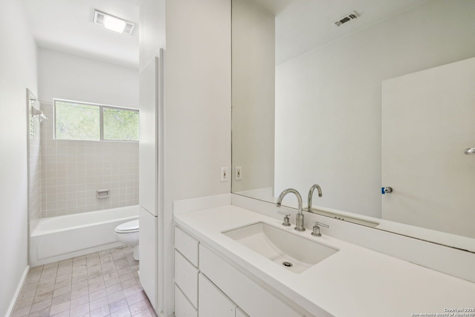 40 Oakwell Farms Pkwy