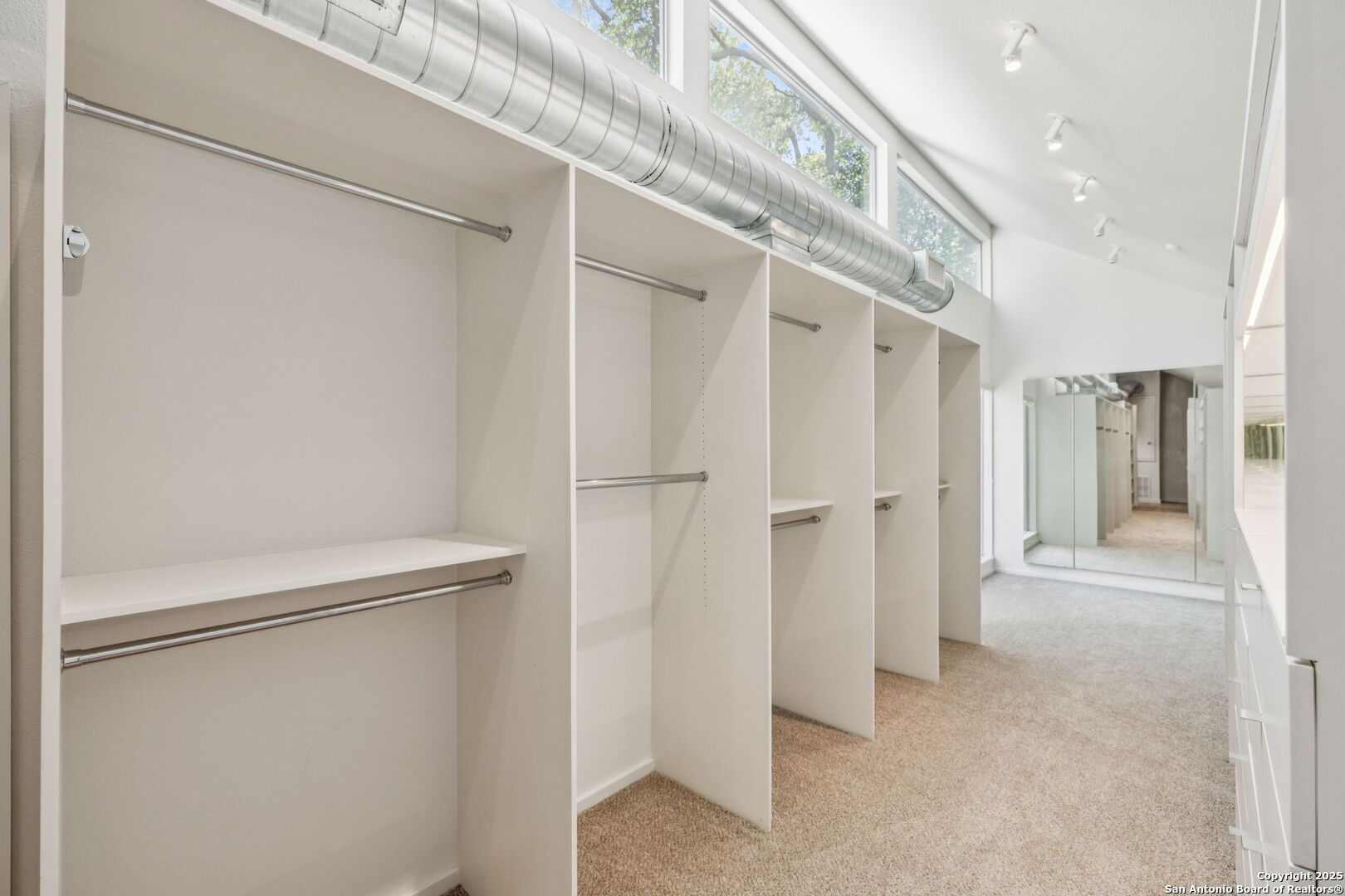 40 Oakwell Farms Pkwy