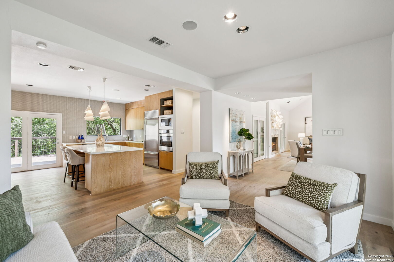 40 Oakwell Farms Pkwy