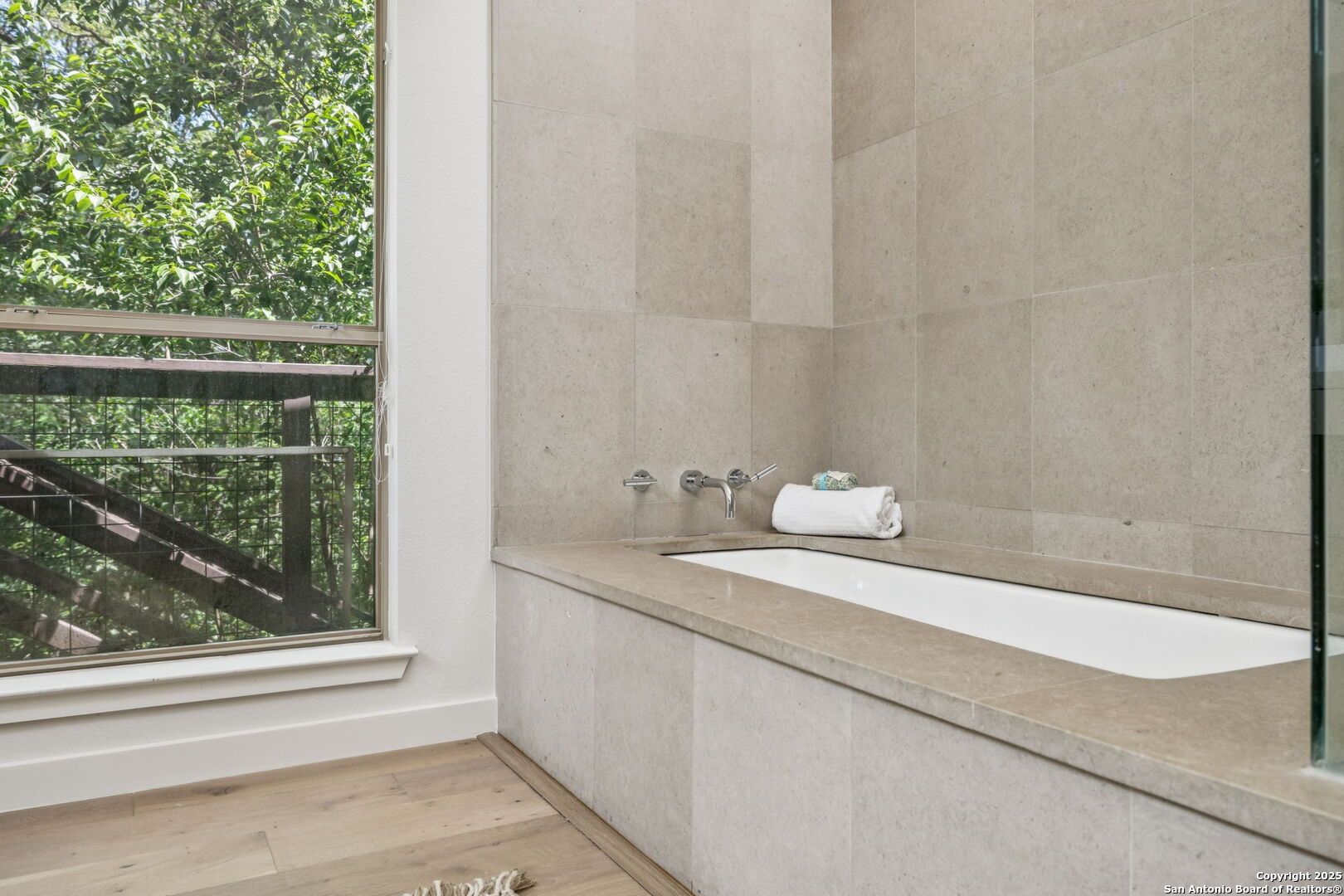 40 Oakwell Farms Pkwy