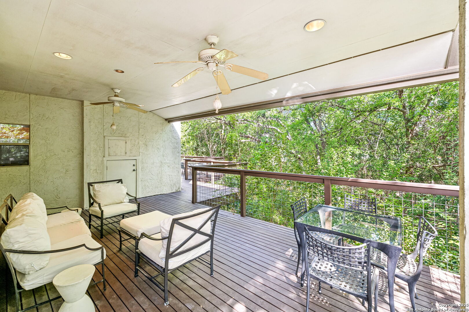 40 Oakwell Farms Pkwy