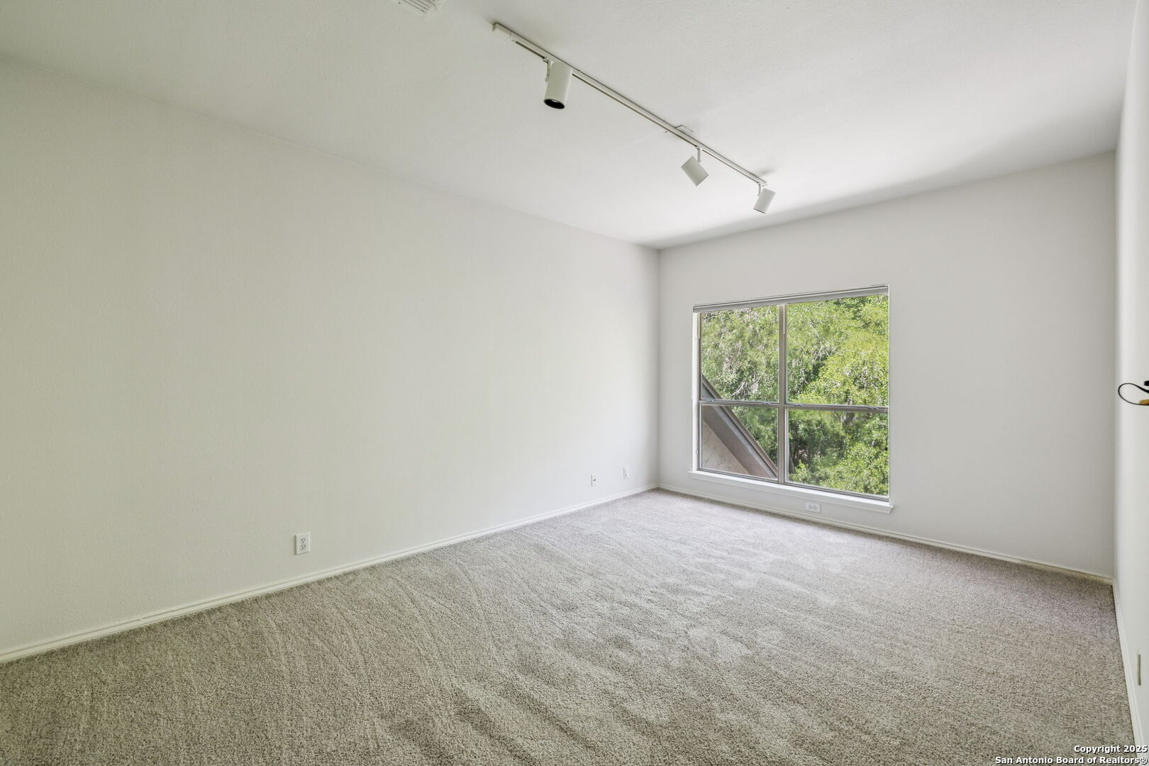 40 Oakwell Farms Pkwy