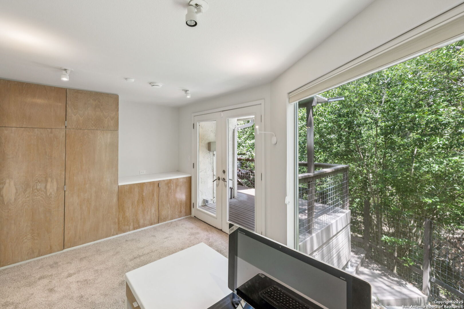 40 Oakwell Farms Pkwy