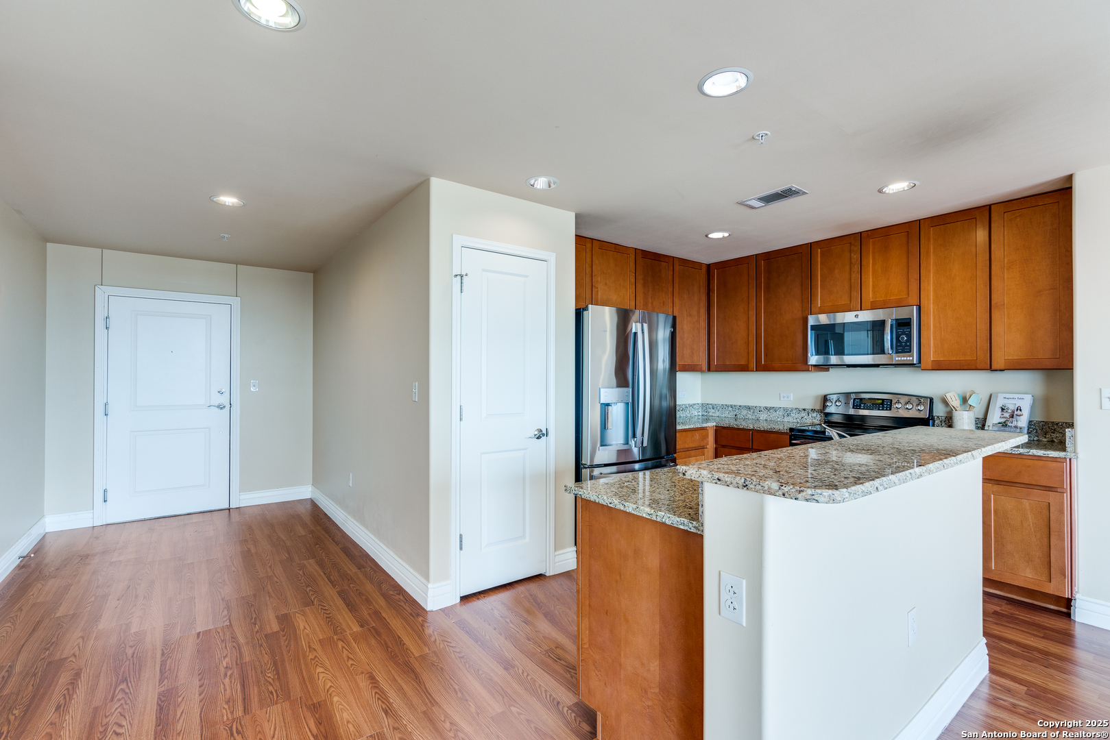 215 Center 1205