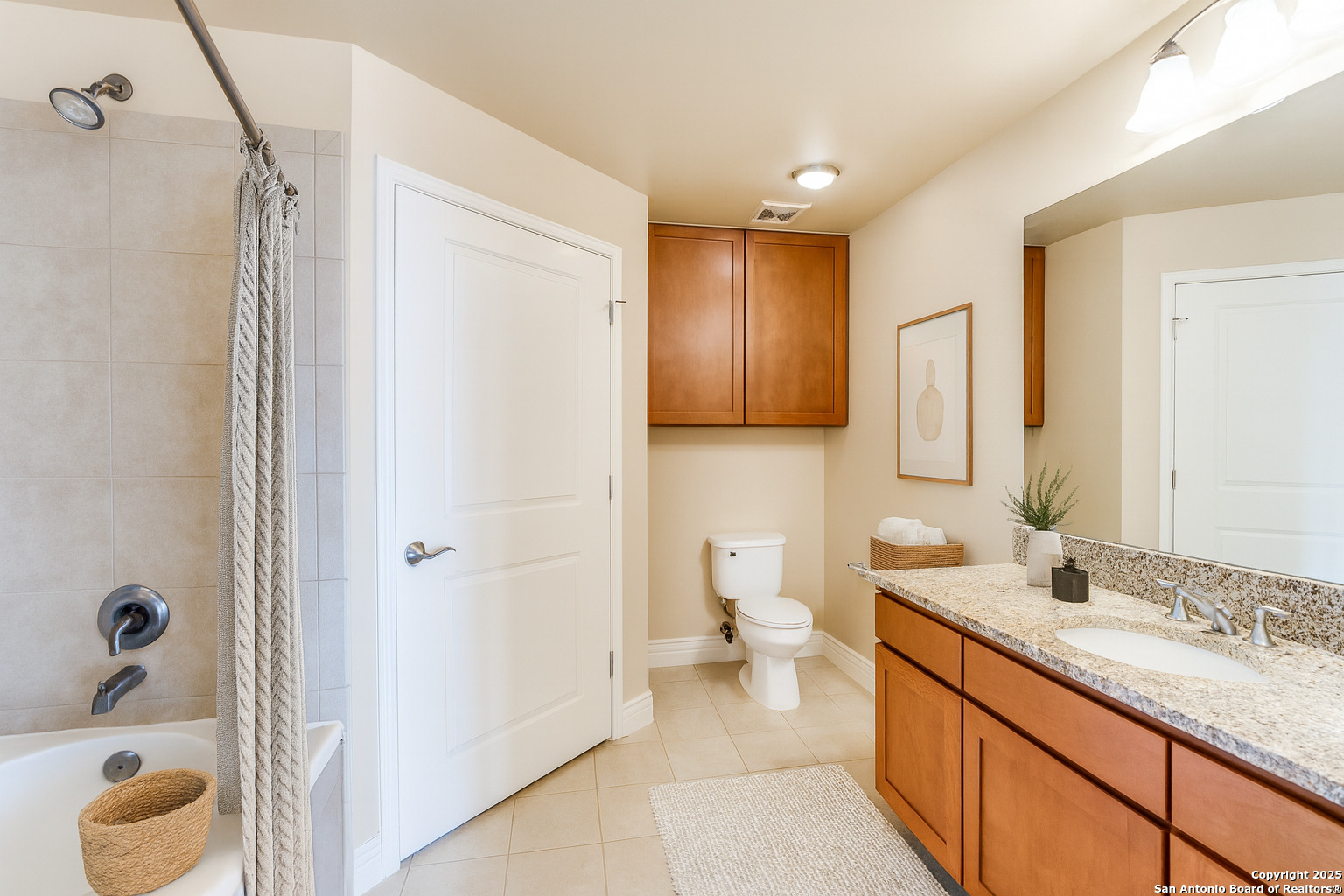 215 Center 1205