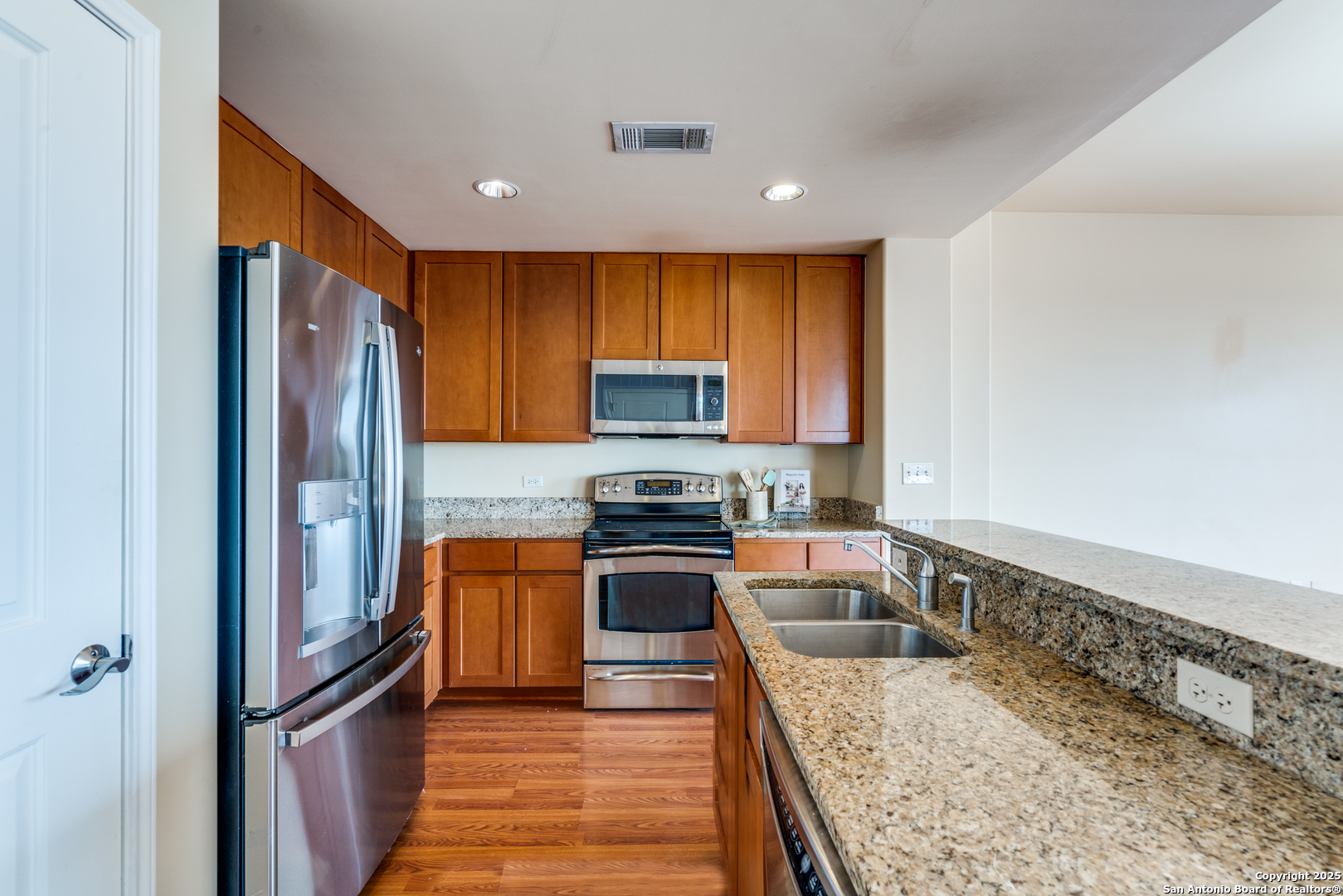 215 Center 1205