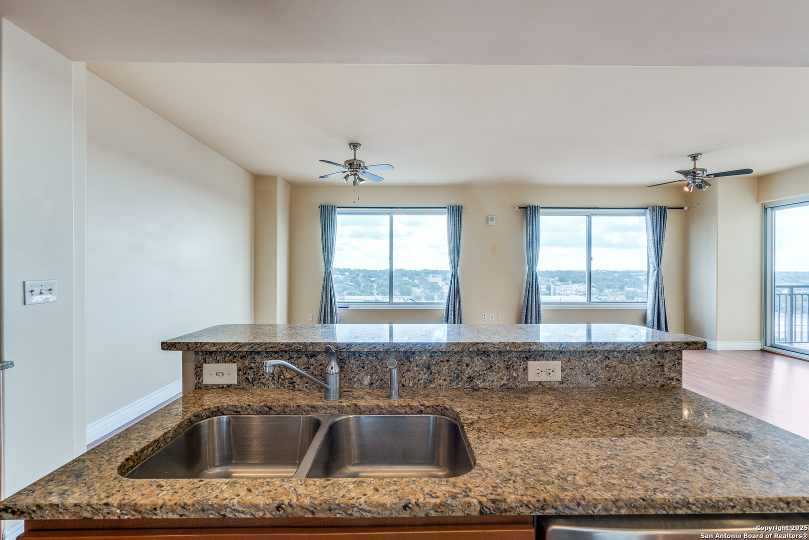 215 Center 1205
