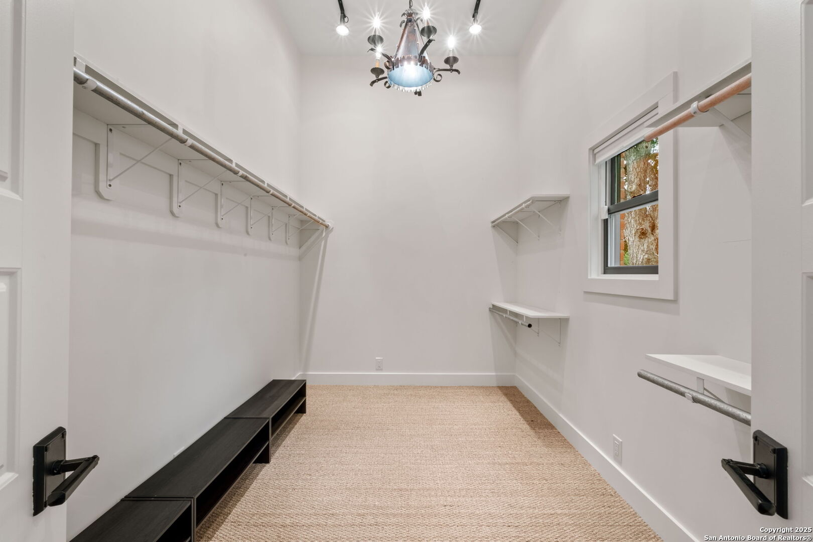 509 W Austin St