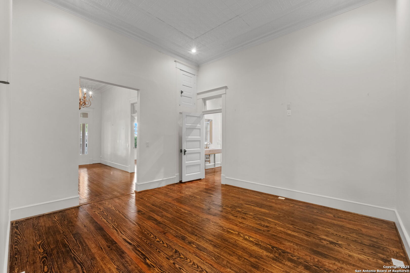 509 W Austin St