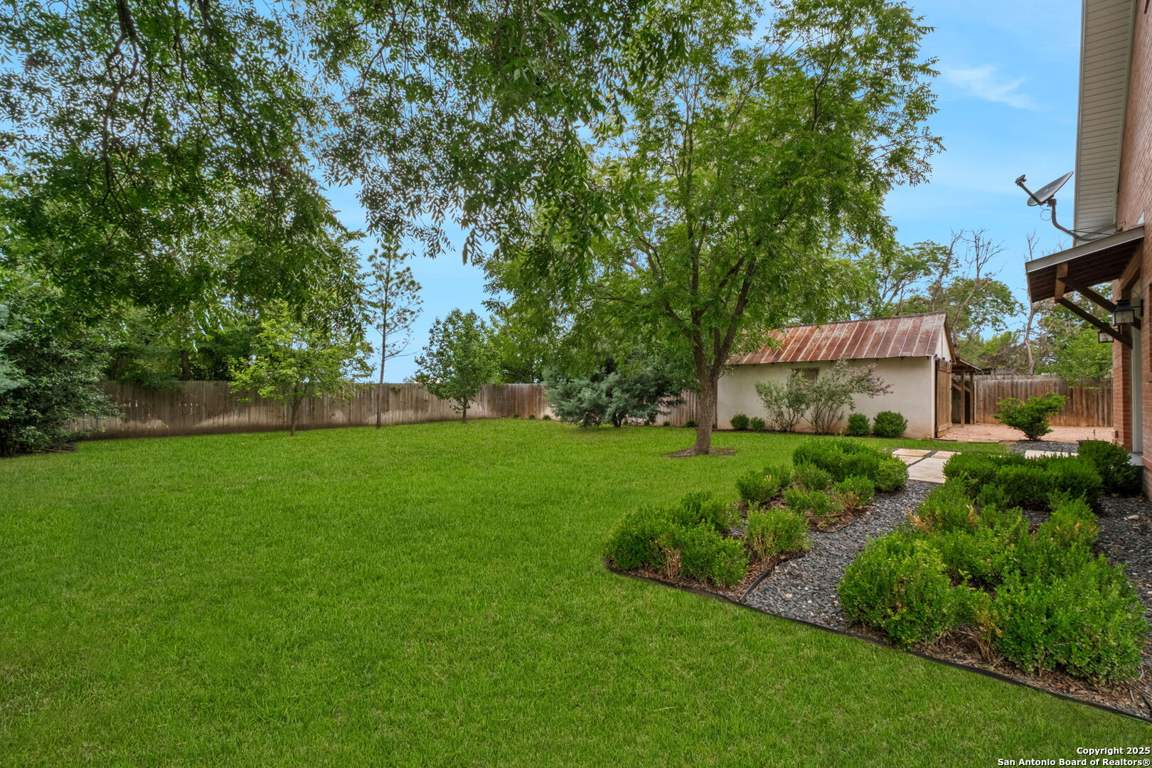 509 W Austin St