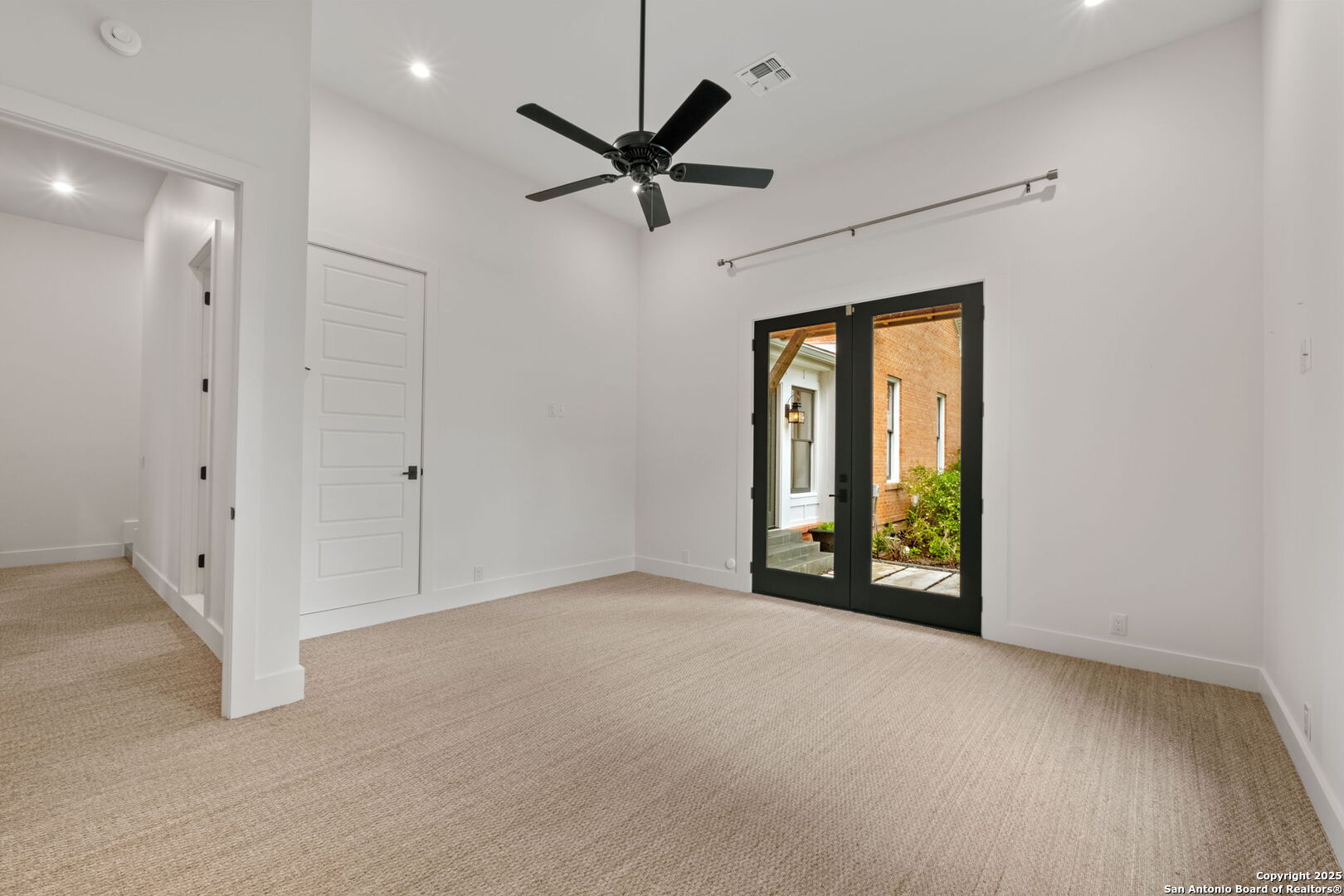509 W Austin St