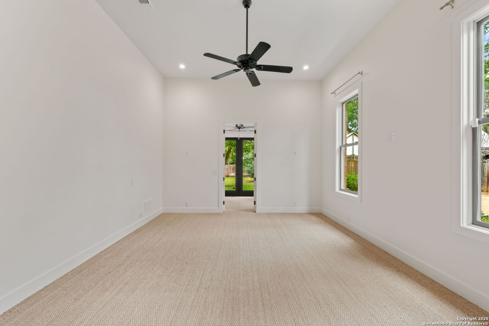 509 W Austin St