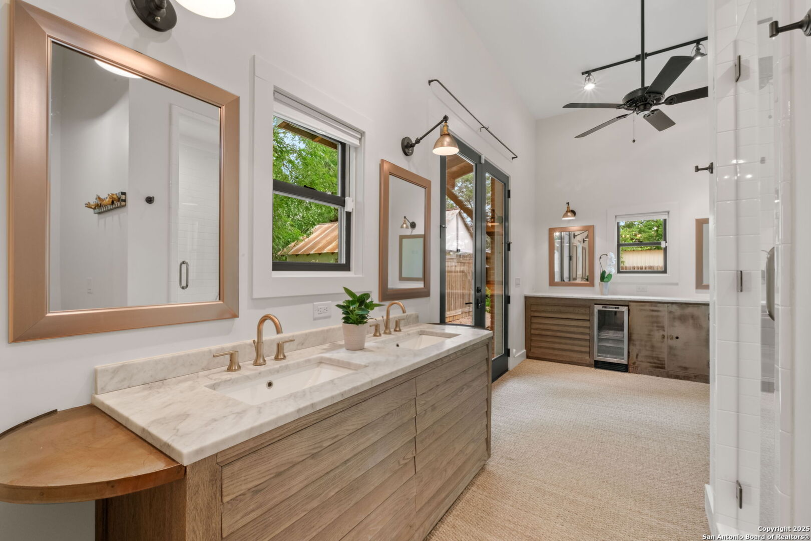 509 W Austin St
