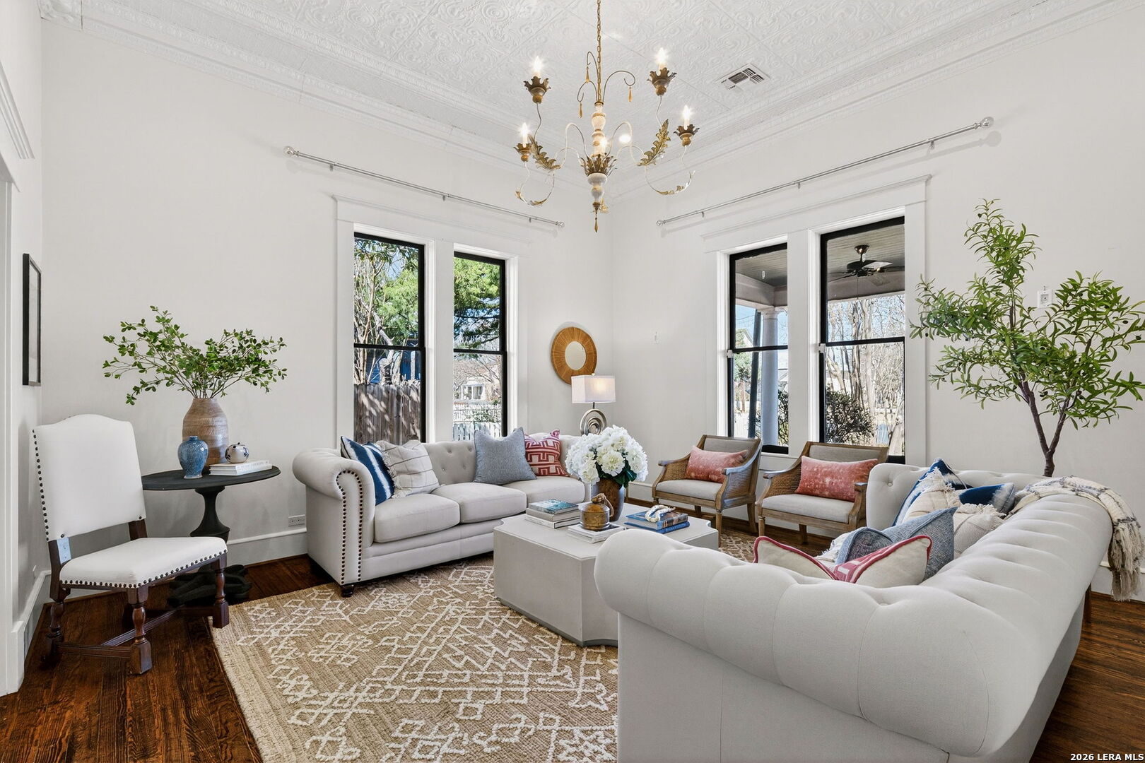 509 W Austin St