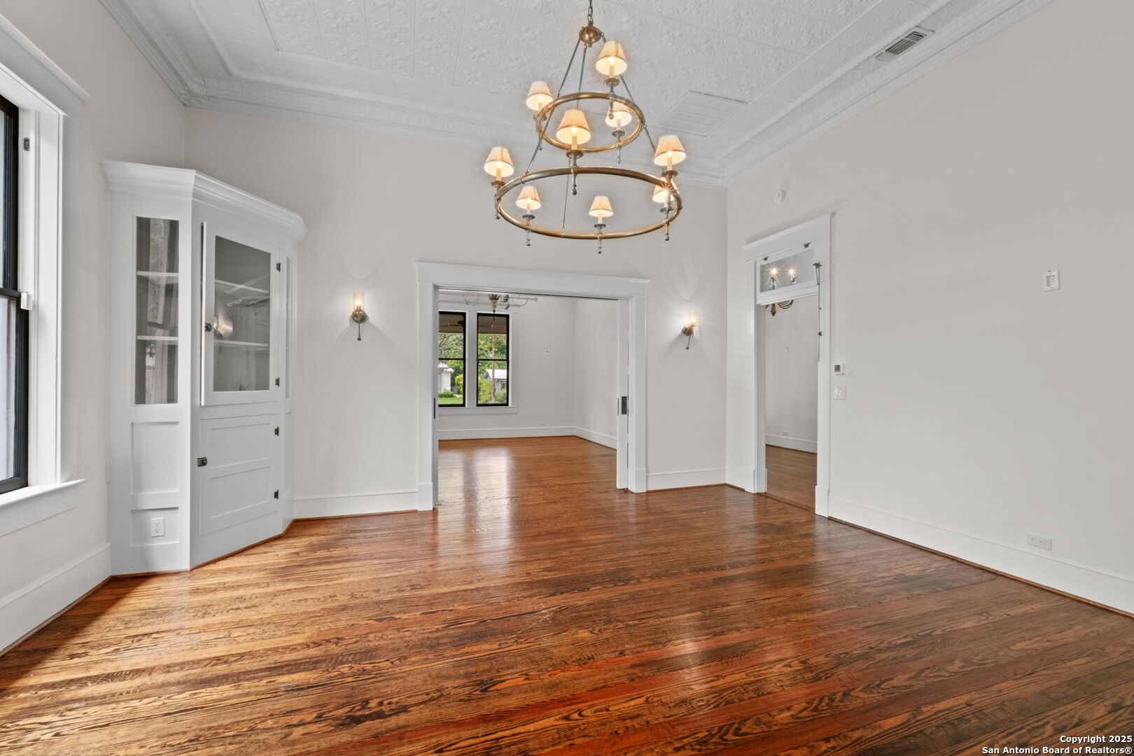 509 W Austin St