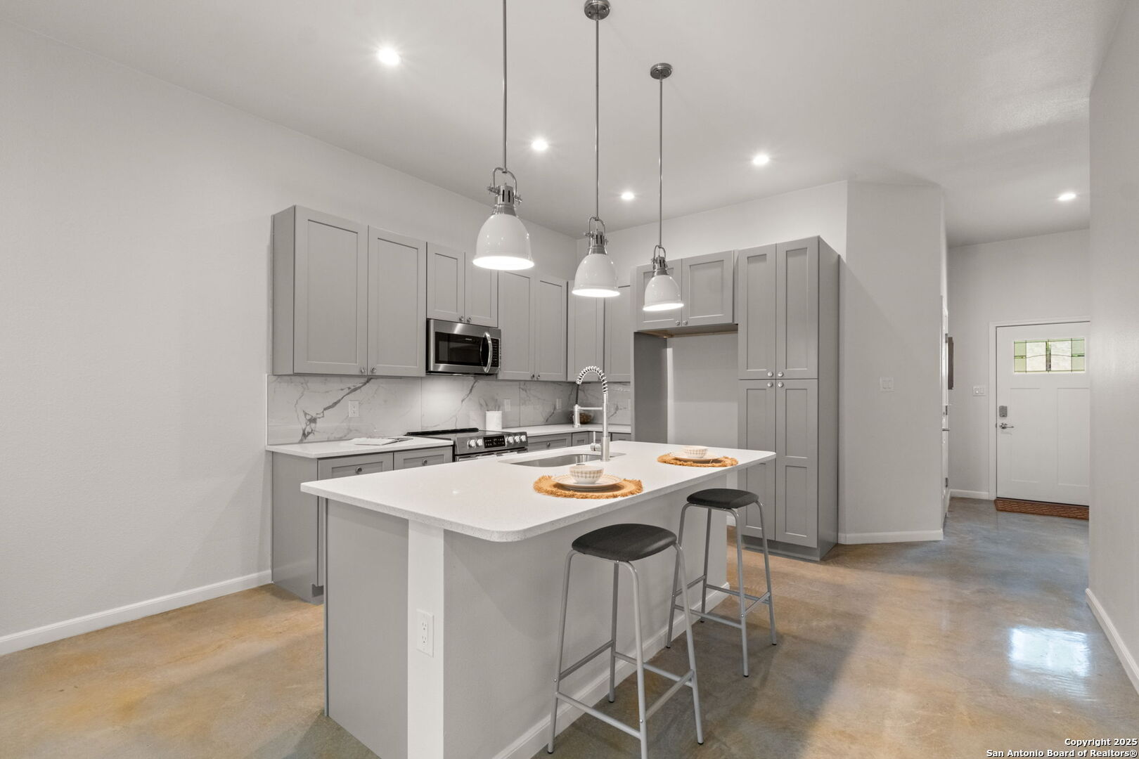 1002 Morningside 3