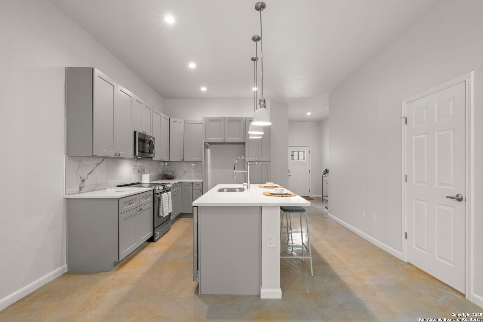 1002 Morningside 3