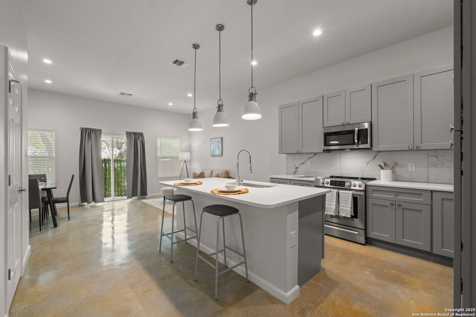 1002 Morningside 3