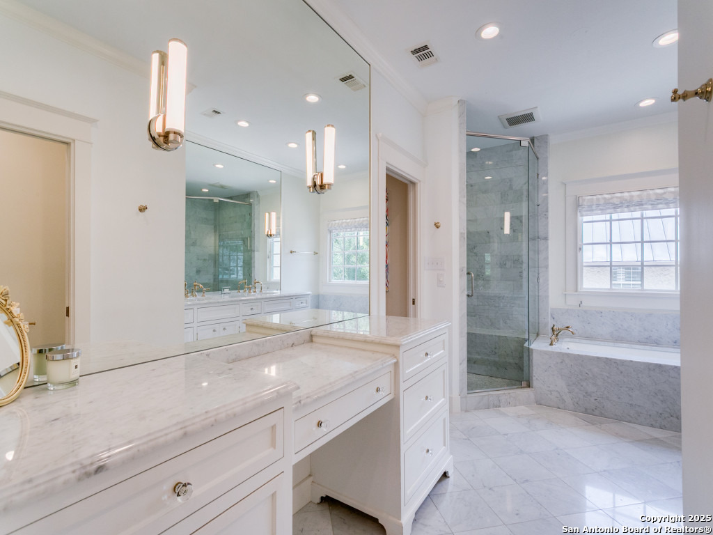 204 Parklane
