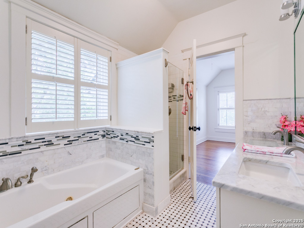 204 Parklane