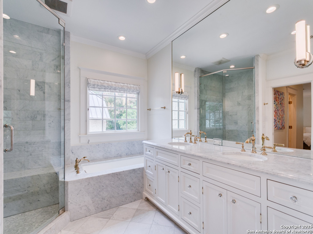 204 Parklane