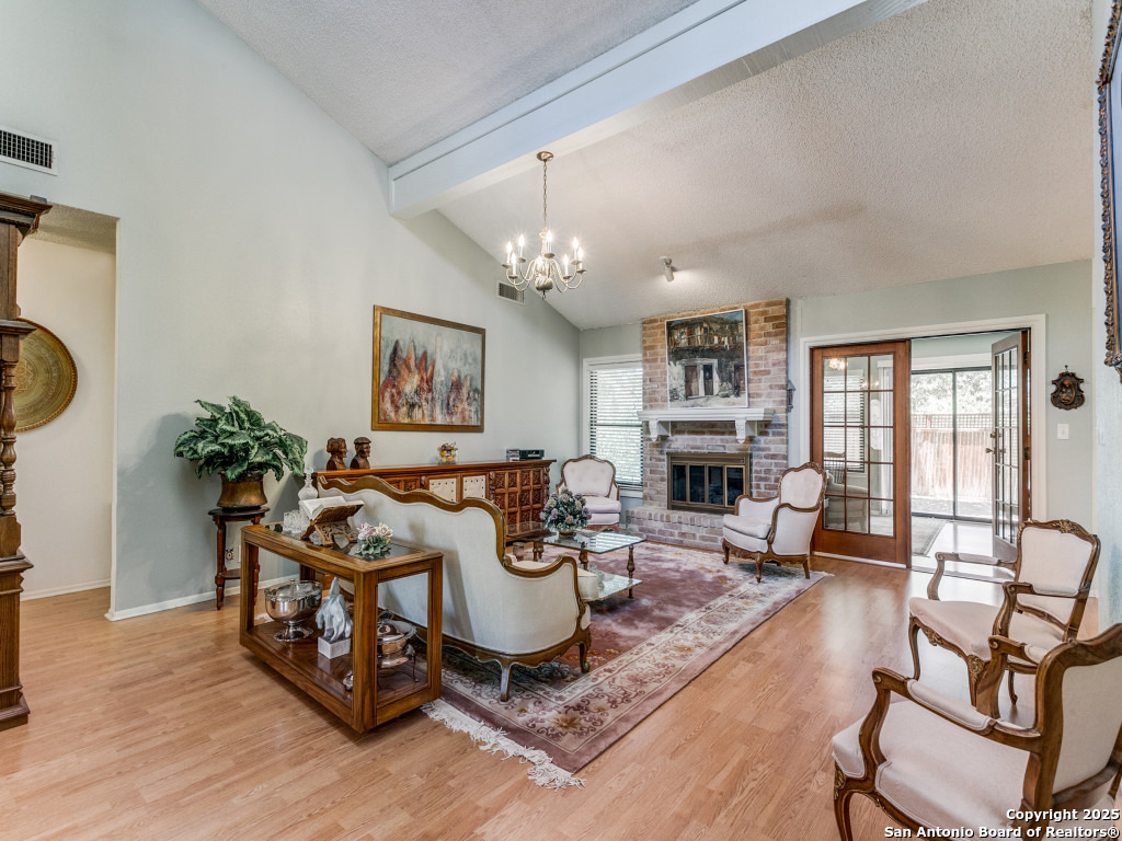 14015 Boulder Oaks